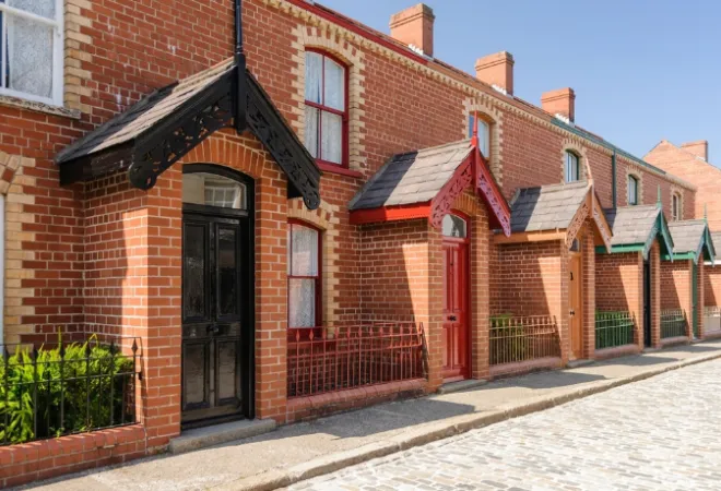 Shutterstock 2395757955