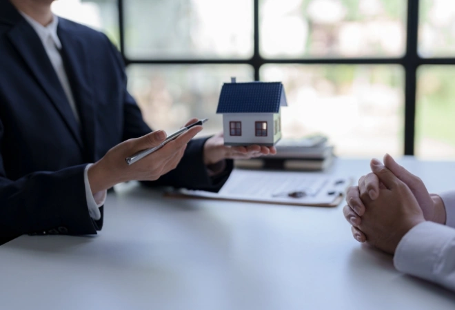 Shutterstock 2219058793